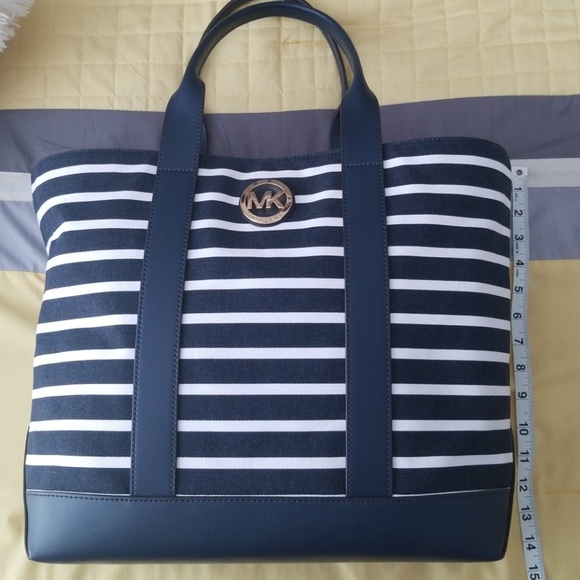 Michael Kors Tote - Picture 7 of 8